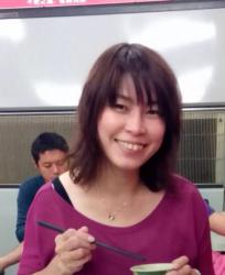 <em>借物少女爱莉</em>堤 ─ 爱情公寓交友档案